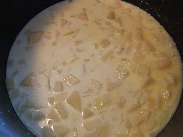 Cooking the potatoes in the fish cooking liquor Cooking the potatoes in the fish cooking liquor 640x480 Cullen Skink A fishy tale of Smoked Haddock Chowder