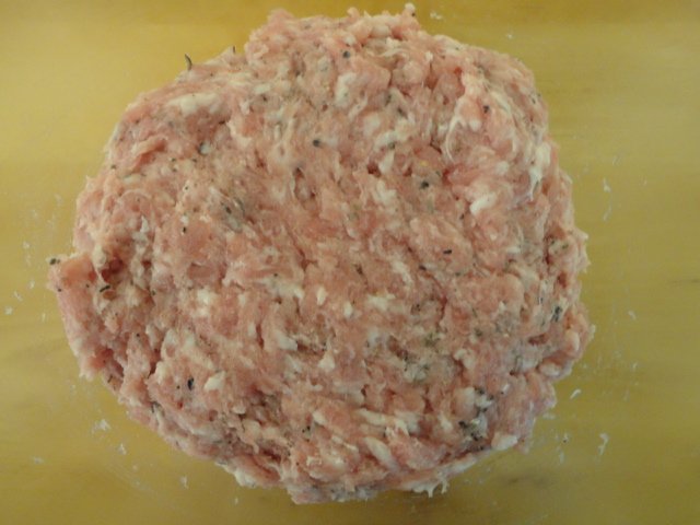 Easy Breakfast Sausage Mixture (Ground Pork Thoroughly Mixed with Seasoning)